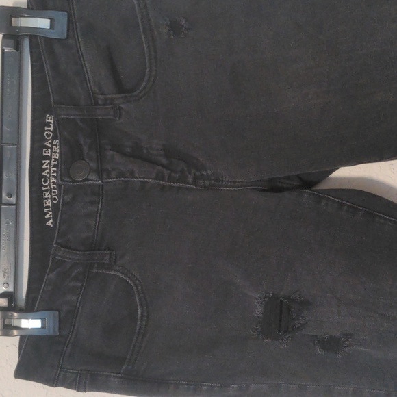 American Eagle Outfitters Women's Distressed Super Stretch Black Jeans. Size 8 R - Picture 3 of 12